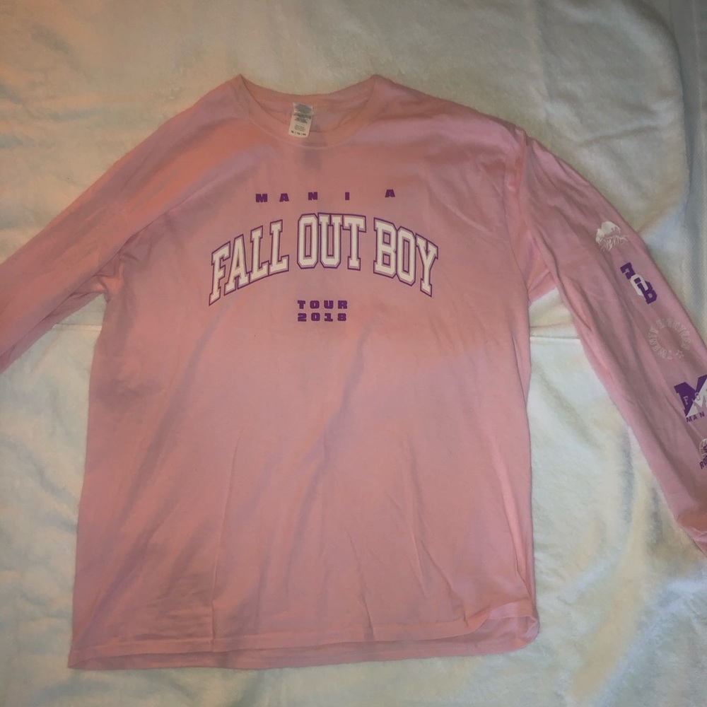 XL Fall Out Boy Mania Tour t-shirt.